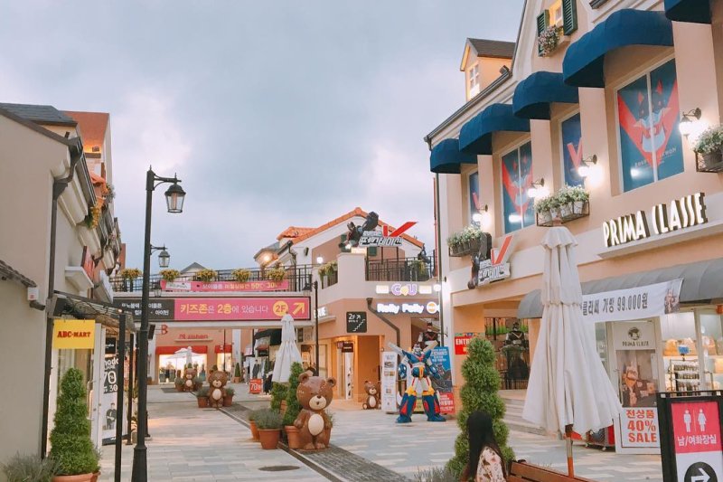 Lotte Premium Outlet - Icheon Branch  + Termeden Water Park One Day Tour (6/7)