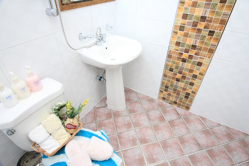 White Village - Goodstay  (4/7)