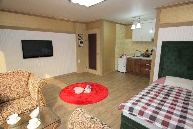 White Village - Goodstay  (7/7)