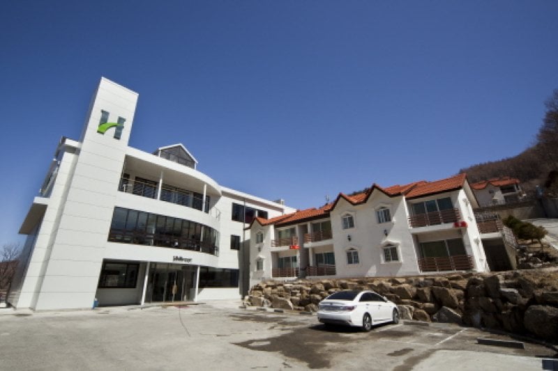 H Hills Resort - Goodstay  (8/12)