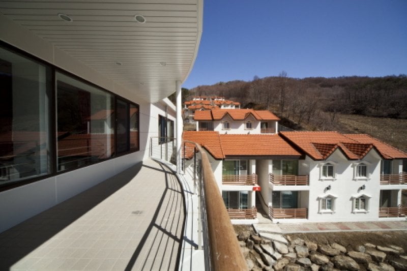 H Hills Resort - Goodstay  (9/12)