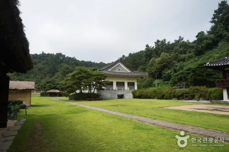 Hansan Mosi  (4/25)