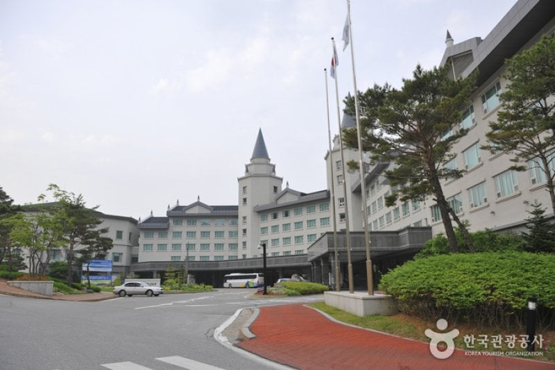 High 1 Country Club  (2/3)