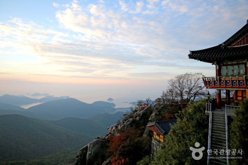 Boriam Temple in Geumsan Mountain  (26/32)