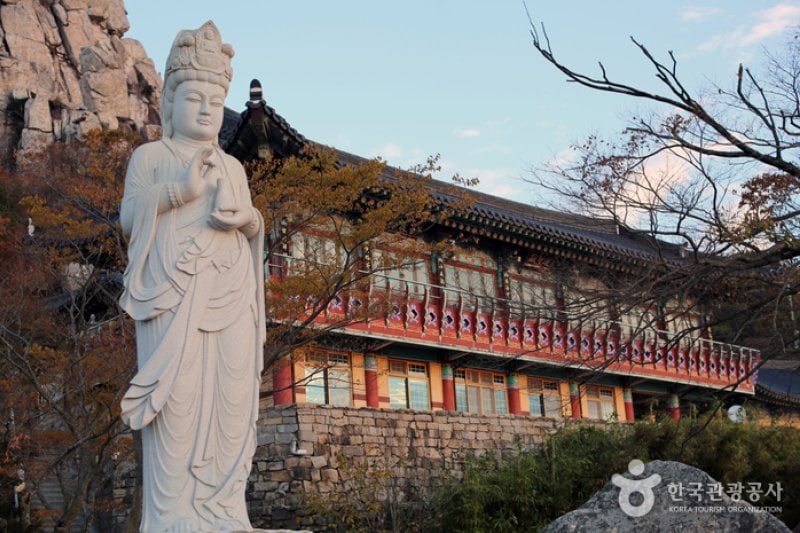 Boriam Temple in Geumsan Mountain  (28/32)