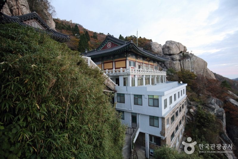 Boriam Temple in Geumsan Mountain  (30/32)