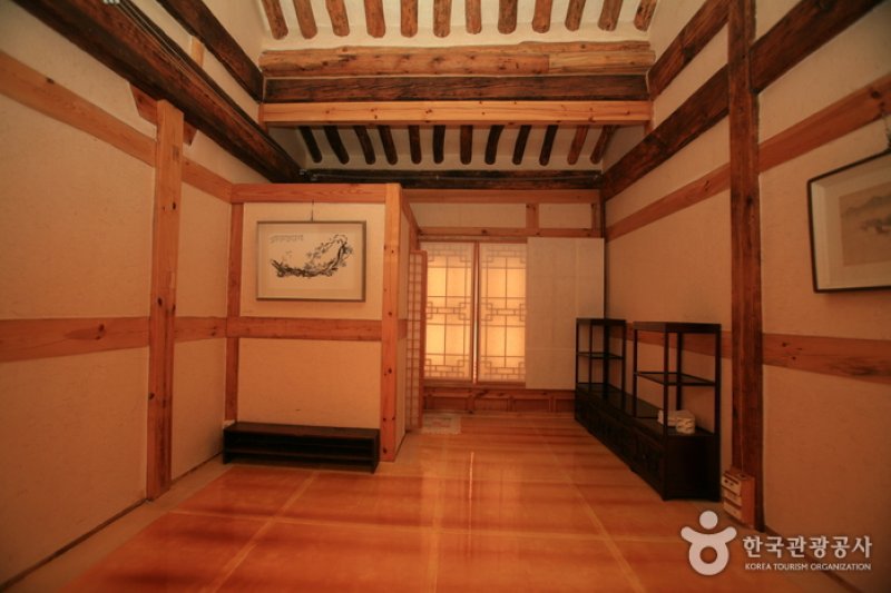 Jeonggangwon - Korea Traditional Food Culture Experience Center  (2/9)