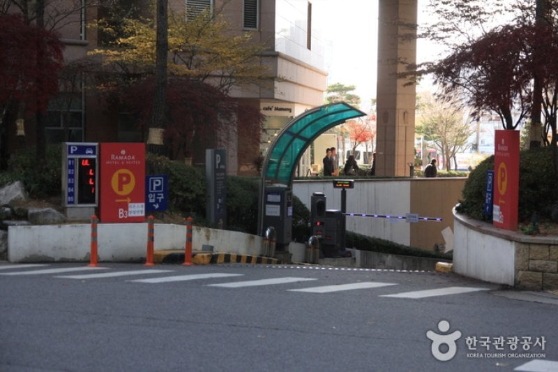 Ramada Hotel &amp; Suites Seoul Namdaemun  (6/9)