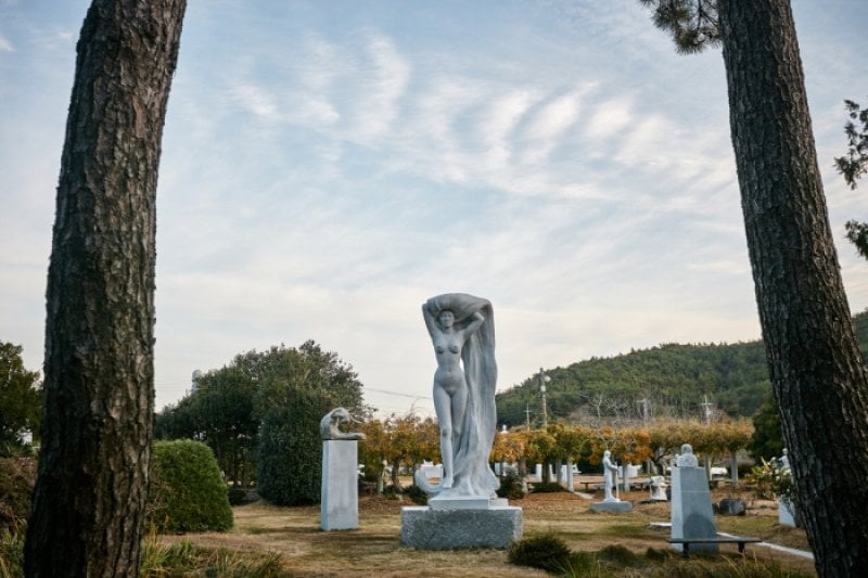 Sculpture Park of Keumkuwon  (14/18)