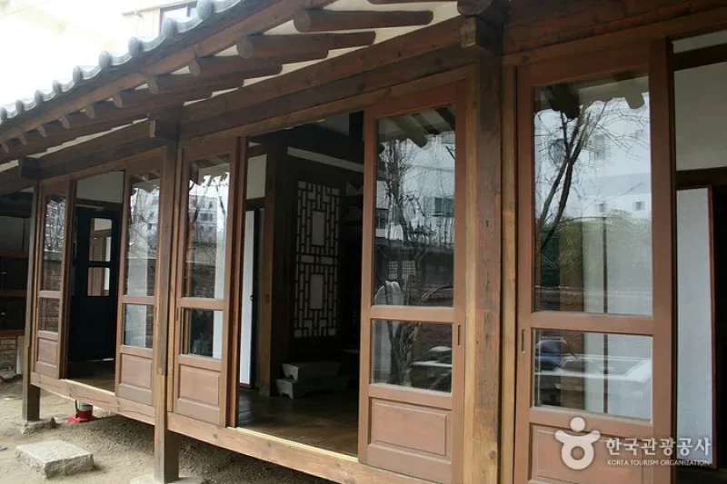 House of Yi Sang-hwa  (17/20)