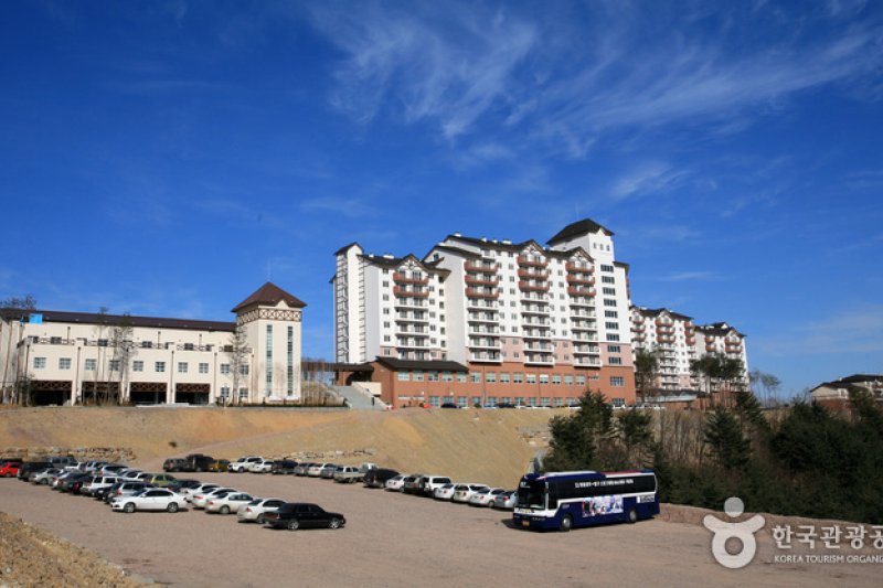 O2 Ski &amp; Resort  (4/12)