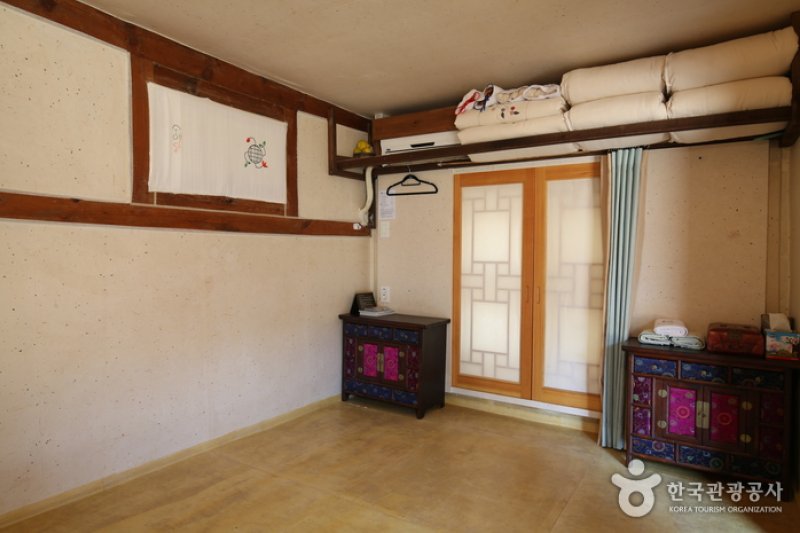 Suaedang Traditional House 