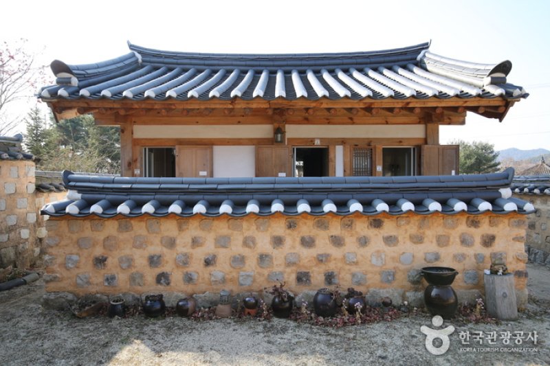 Suaedang Traditional House 