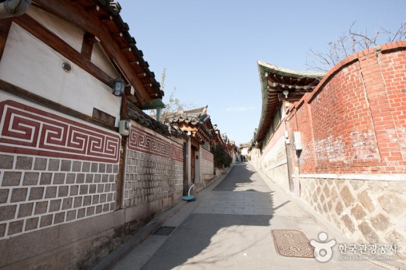 Eight Scenic Views of Bukchon  (1/3)