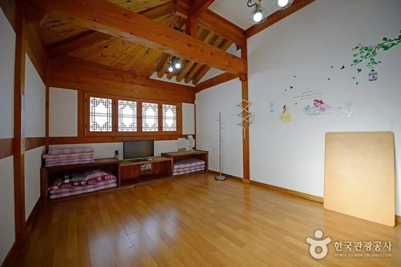 Salimchae (한옥체험마을 살림채)[한국관광품질인증/Korea Quality] (1/6)