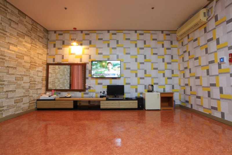 Marina Hotel (마리나모텔) [한국관광품질인증/Korea Quality] (26/27)