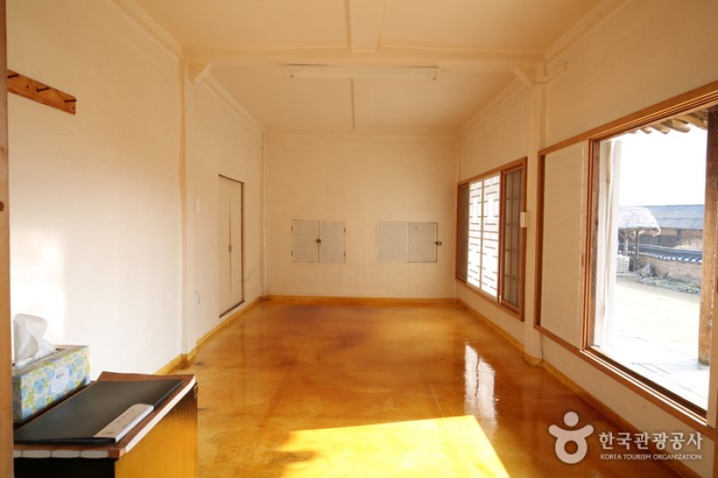 Changsil Gotaek (The Old House of Changsil)(창실고택) [한국관광품질인증/Korea Quality] (2/9)