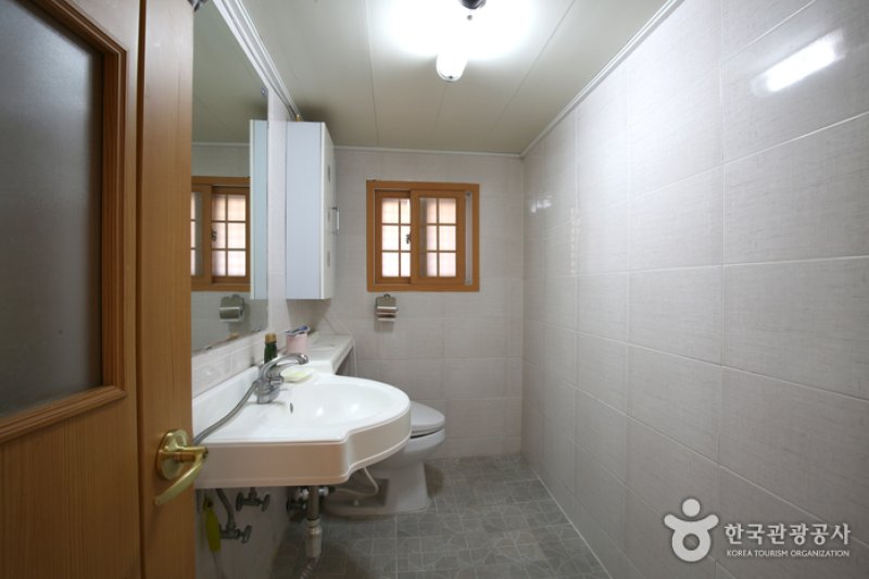 Changsil Gotaek (The Old House of Changsil)(창실고택) [한국관광품질인증/Korea Quality] (7/9)