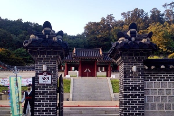 A Small Folk-Village in Incheon Incheon Dohobucheongsa