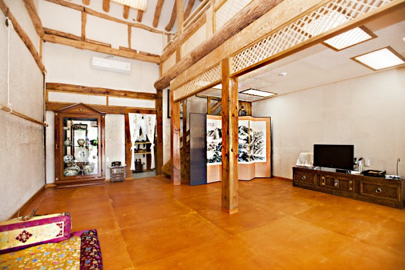 The Hanok (더한옥)[한국관광품질인증제/ Korea Quality] (2/11)