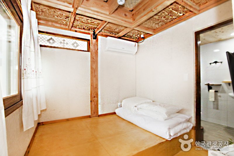 The Hanok (더한옥)[한국관광품질인증제/ Korea Quality] (5/11)