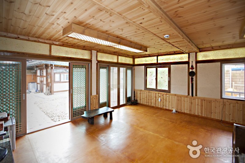 The Hanok (더한옥)[한국관광품질인증제/ Korea Quality] (6/11)