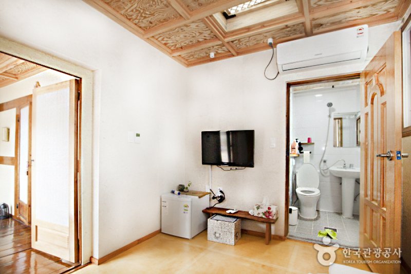 The Hanok (더한옥)[한국관광품질인증제/ Korea Quality] (10/11)