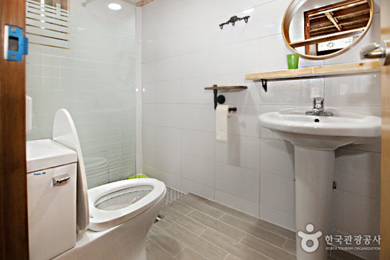 The Hanok (더한옥)[한국관광품질인증제/ Korea Quality] (11/11)