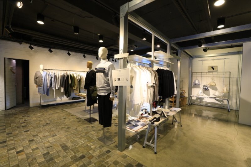 Series Corner Itaewon Branch (시리즈코너 이태원점) (2/14)