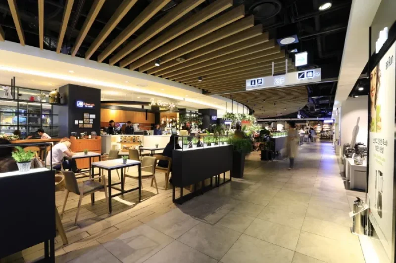 Hyundai City Outlet Dongdaemun Branch (현대시티아울렛 동대문점) (3/16)