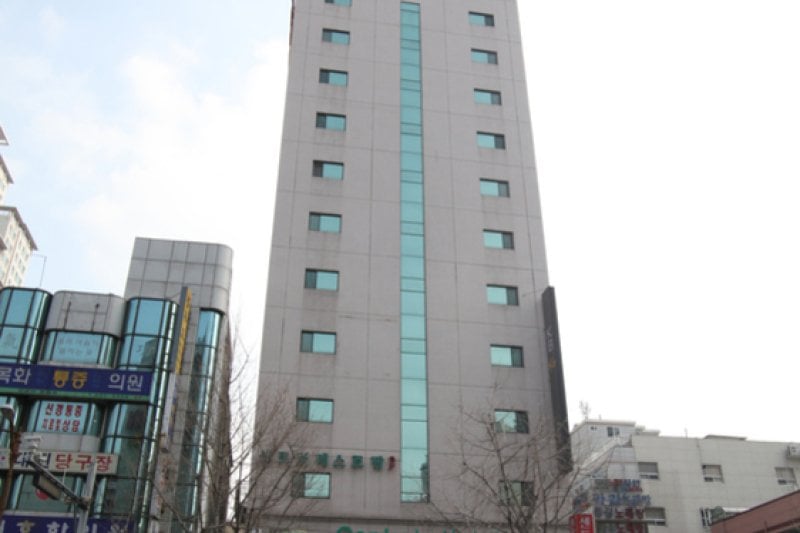 The Central Hotel  (2/16)