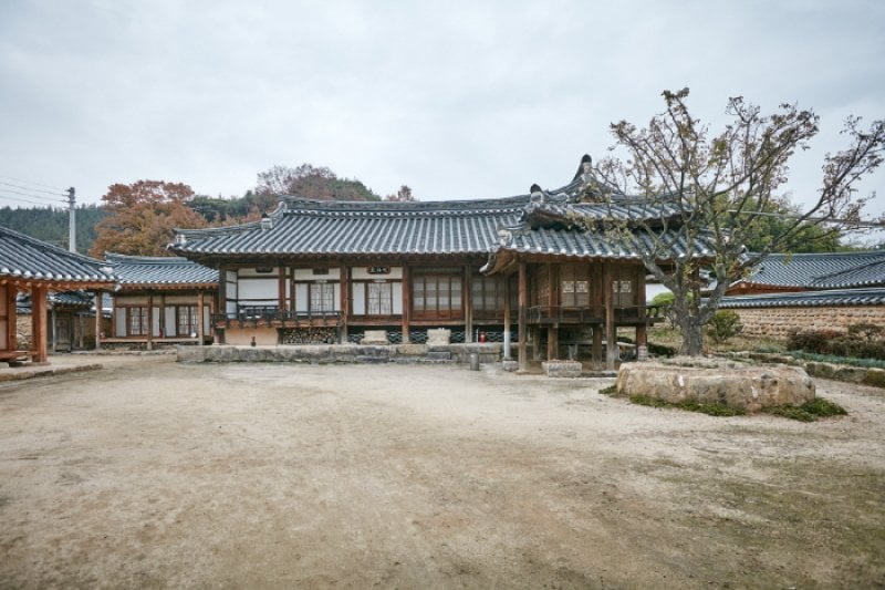 The Head House of Jeong On (정온선생종택)[한국관광품질인증/Korea Quality] (3/34)