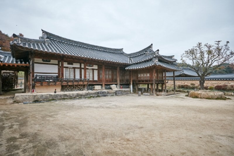 The Head House of Jeong On (정온선생종택)[한국관광품질인증/Korea Quality] (4/34)