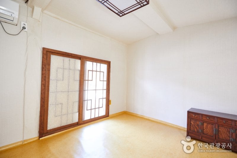 The Head House of Jeong On (정온선생종택)[한국관광품질인증/Korea Quality] (10/34)