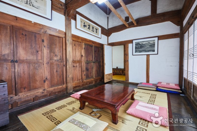 The Head House of Jeong On (정온선생종택)[한국관광품질인증/Korea Quality] (18/34)