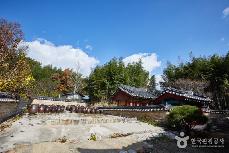 The Head House of Jeong On (정온선생종택)[한국관광품질인증/Korea Quality] (21/34)
