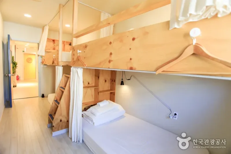 Jeju Olle Tourist Center (Pungnang Ltd.) (유한회사 풍낭-제주올레여행자센터) [한국관광품질인증제/ Korea Quality] (7/13)