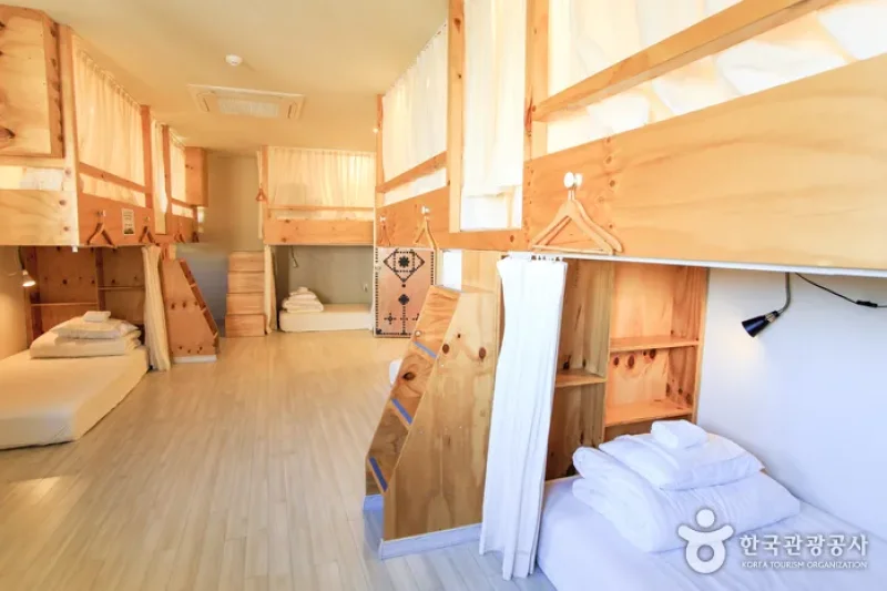 Jeju Olle Tourist Center (Pungnang Ltd.) (유한회사 풍낭-제주올레여행자센터) [한국관광품질인증제/ Korea Quality] (9/13)