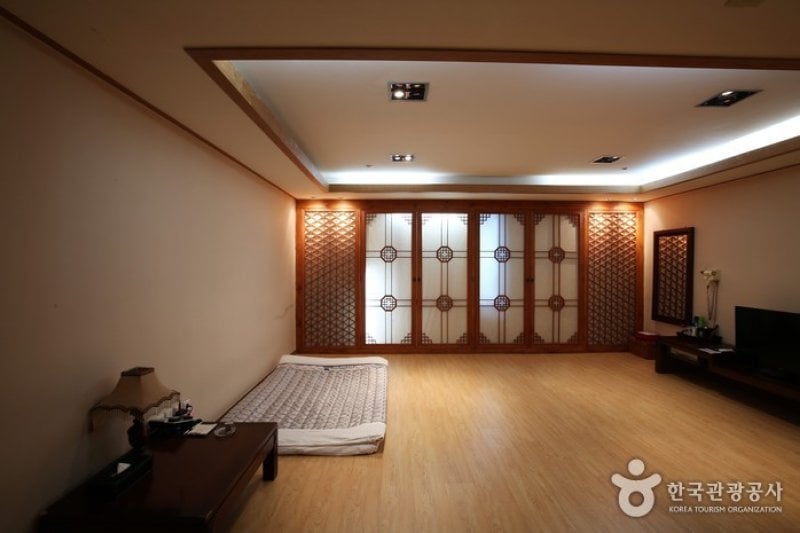Business Hotel Renaissance (비즈니스 호텔 르네상스 호텔)[한국관광품질인증/Korea Quality] (13/34)