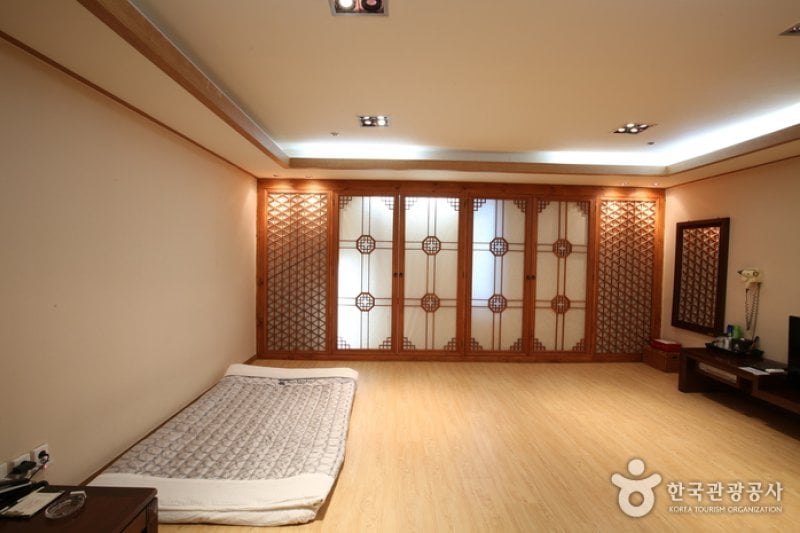 Business Hotel Renaissance (비즈니스 호텔 르네상스 호텔)[한국관광품질인증/Korea Quality] (16/34)
