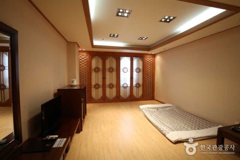 Business Hotel Renaissance (비즈니스 호텔 르네상스 호텔)[한국관광품질인증/Korea Quality] (17/34)