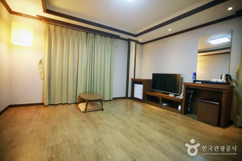 Jeonju Yihua Hotel (전주 이화호텔)[한국관광품질인증제/ Korea Quality] (10/15)