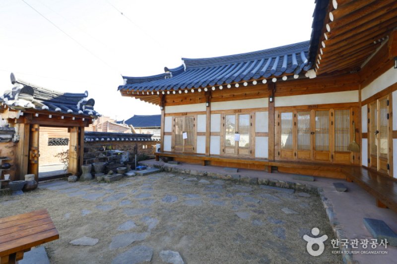 Sodamjeong (소담정)[한국관광품질인증제/ Korea Quality] (1/15)