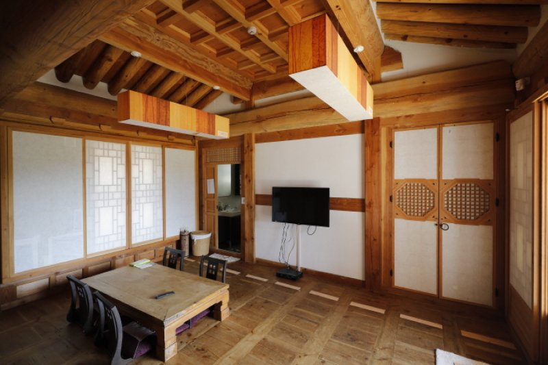 Hanchaedang Hanok Stay Center (한채당 체험한옥관) [한국관광품질인증/Korea Quality] (2/17)