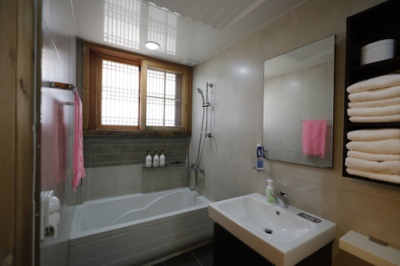 Hanchaedang Hanok Stay Center (한채당 체험한옥관) [한국관광품질인증/Korea Quality] (9/17)