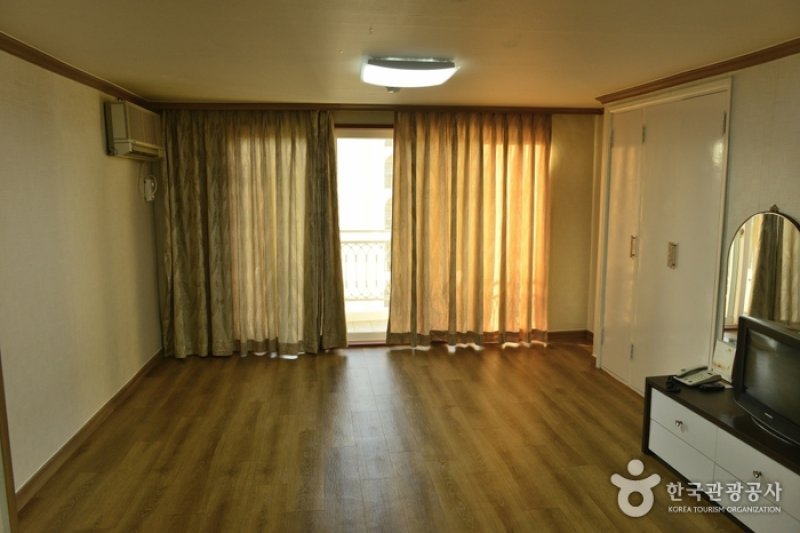 Tovice Condominium  (3/5)