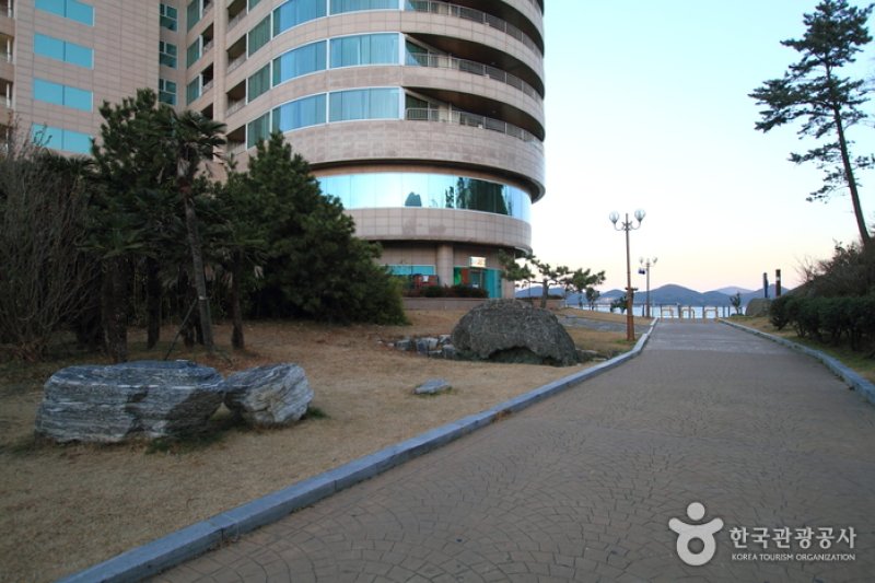 Kumho Tongyeong Marina Resort  (4/5)