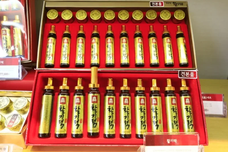 CheongKwanJang Myeong-dong Main Store (한국인삼공사 정관장 명동본점) (10/23)