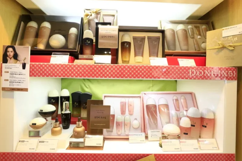 CheongKwanJang Myeong-dong Main Store (한국인삼공사 정관장 명동본점) (11/23)
