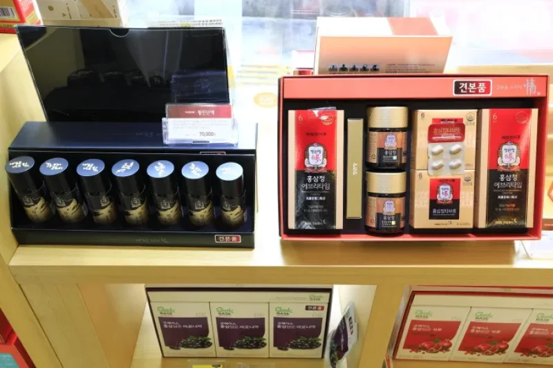 CheongKwanJang Myeong-dong Main Store (한국인삼공사 정관장 명동본점) (23/23)